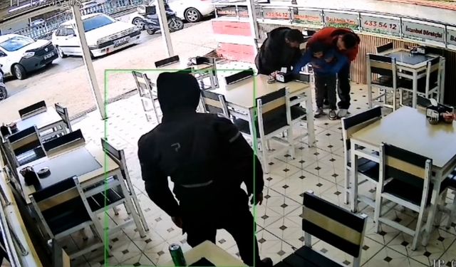 Babası şoka girdi, küçük çocuğu kurye kurtardı