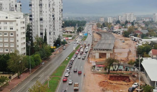 Antalya’da bakanlık tarafından başlatılan yol pideciden geçemedi: Bakanlık ve pideci davalık oldu