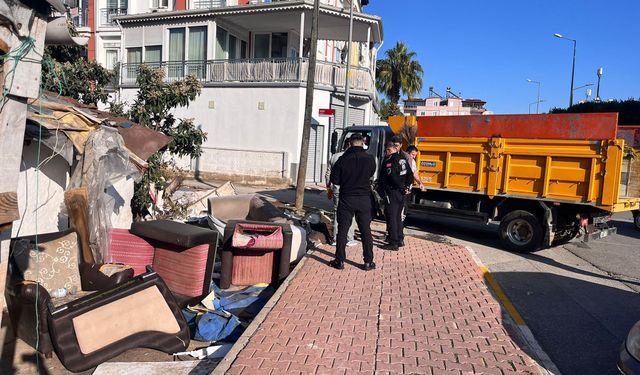 Kepez'den çöp evlere müdahale: Bugüne kadar 68 çöp ev temizlendi!