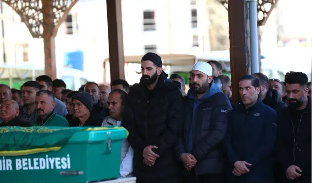 Eski kalecinin acı günü: İsmail Çipe babası Hüseyin Çipe'yi toprağa verdi