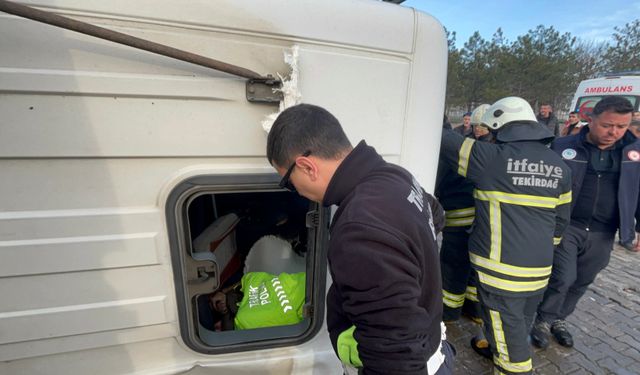 Kazada yaralanan şahsa polisten yürek ısıtan davranış