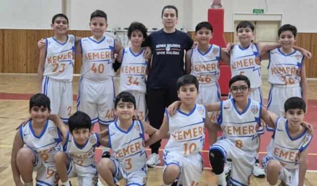 Kemer Belediye Spor U12 Takımı ilk maçında galibiyetle ayrıldı