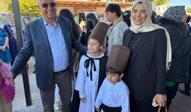 Kemer’de kültür buluşması: Ülkelerini tanıttılar