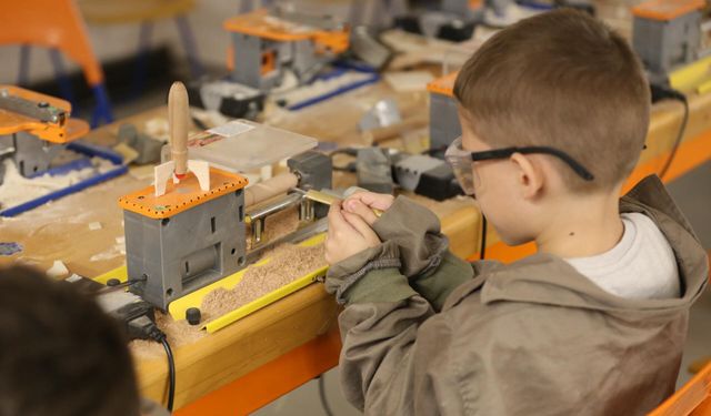 Kepez’de çocuklar sanatla buluşuyor