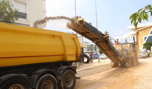 Kepez yeni yollar ve altyapı çalışmalarıyla yenilenmeye devam ediyor