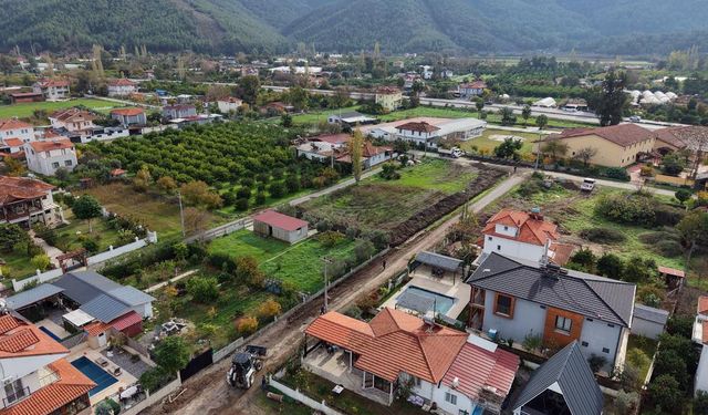 O ilçenin 3 mahallesinde yağmur suyu çalışması: Taşkınlara karşı hatlar yenileniyor