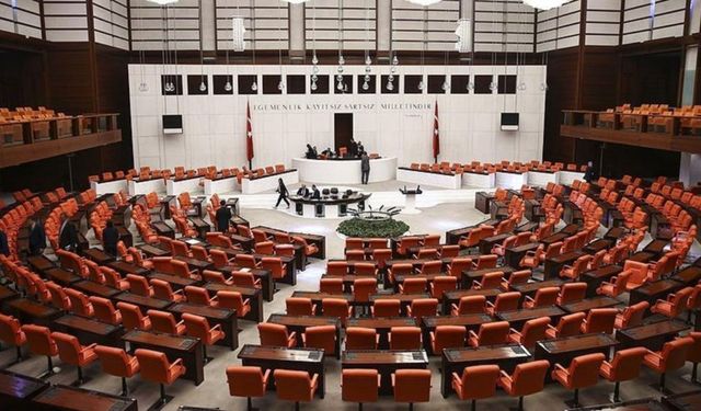 Memurluğa yeni atanma yasağı geldi! 3 yıl boyunca atanamayacak