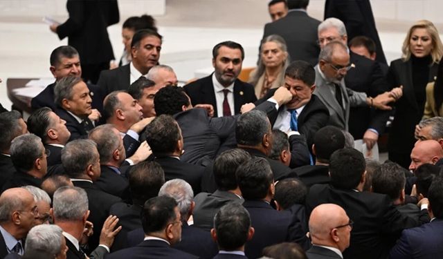 TBMM’de kavga: Vekiller birbirine girdi