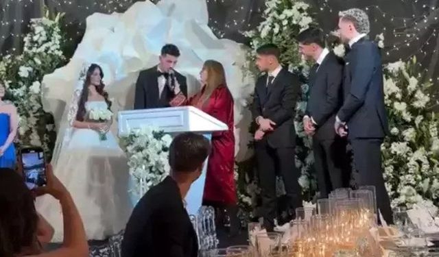 Ünlü futbolcu evlendi: Farklı takım oyuncularını şahit yaptı