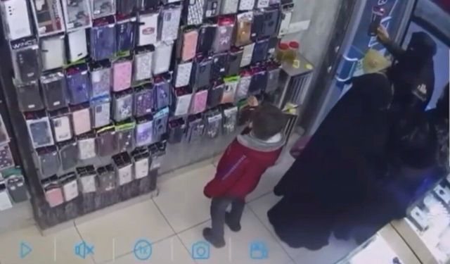 Anneye felaketi yaşattılar: Hasta çocuğunun ameliyat parasını çaldılar