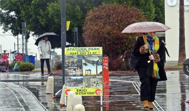 Antalya'da vatandaşların kabusu bitti: Sağanak etkisini yitirdi