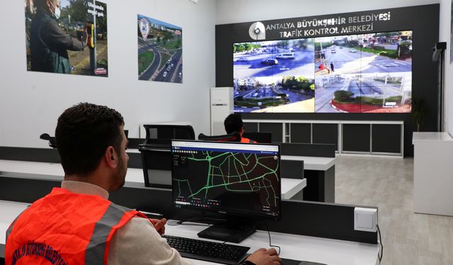 Antalya Büyükşehir’den trafik denetimi: Kent 7/24 takip altında