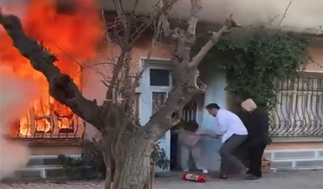 Çığlıkları yürek yaktı: Can dostu için alevlerin arasına daldı