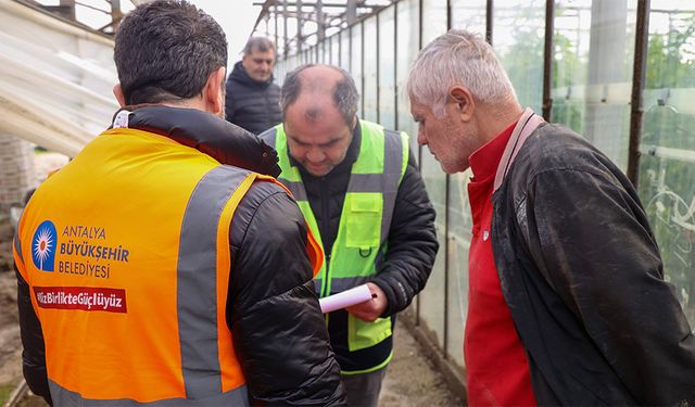 Çiftçiler afetten zarar gördü, destek Antalya Büyükşehir'den geldi!