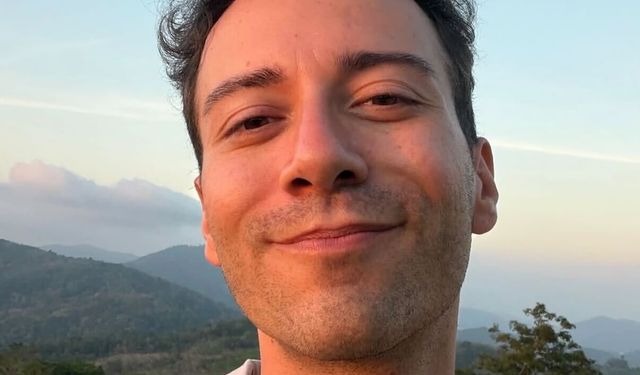 Enes Batur sahaya bomba gibi döndü! Eski sevgilisini takip etti!