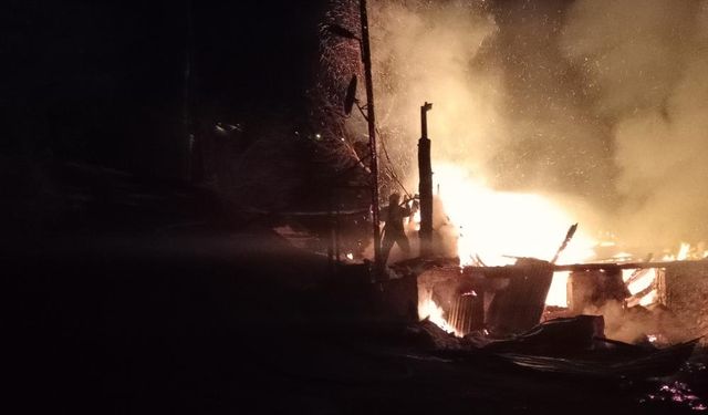 Evini ateşe veren şahıs ağaca asılı halde bulundu!