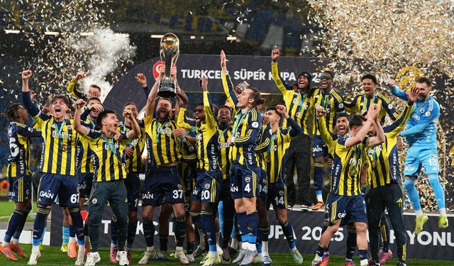 Süper Kupa'da şampiyonluk sonucu: 11 yılın ardından Fenerbahçe kupanın sahibi oldu