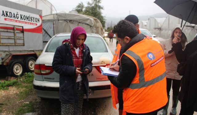 Finike'de hortumun yaralarını Antalya Büyükşehir Belediyesi sardı!