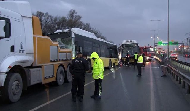 İstanbul’da korkunç kaza: 3 İETT otobüsü çarpıştı, 5 yaralı