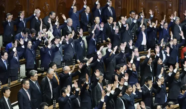 Hükümet düştü: Ülke erken seçime gidiyor!
