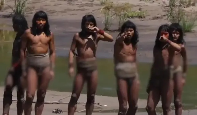 Dünyayla temasları olmayan o kabile ilk kez yakından görüntülendi! O kayıt şoke etti!