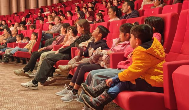 Kepez Kent Tiyatrosu, 2026’ya çocuk oyunu ile 'merhaba' dedi