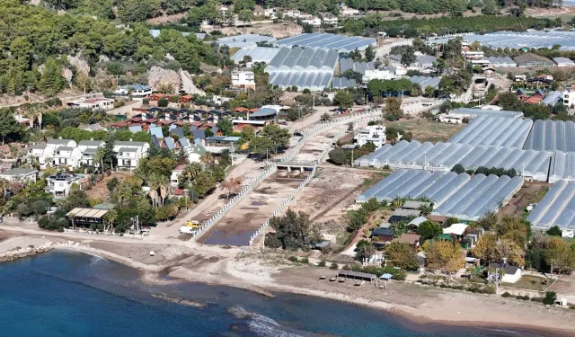 Kumluca’da sel felaketi: Muhtar zararı açıkladı