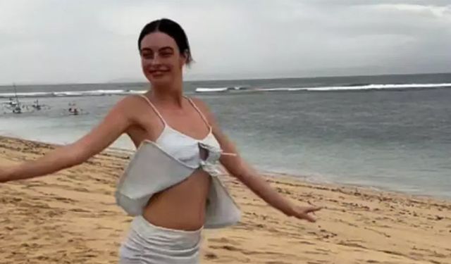 Bali Sahili'nde döne döne dans etti! Melis Sezen'e milyonlarca yorum geldi!