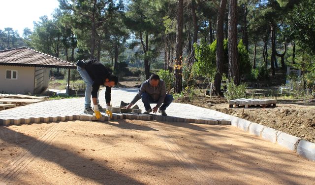 Manavgat'ta mezarlıkların eksiklikleri giderildi, muhtar teşekkür etti