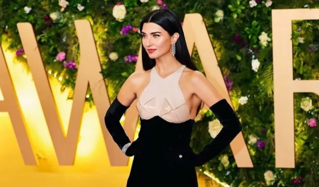 Riyad’da Tuba Büyüküstün’den Arapça konuşulması istendi, o ise sunucuya Türkçe öğretti