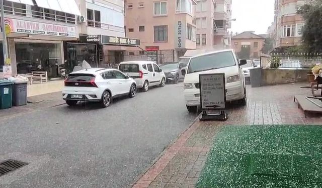 Sağanak yağış doluya döndü, vatandaşlar hazırlıksız yakalandı