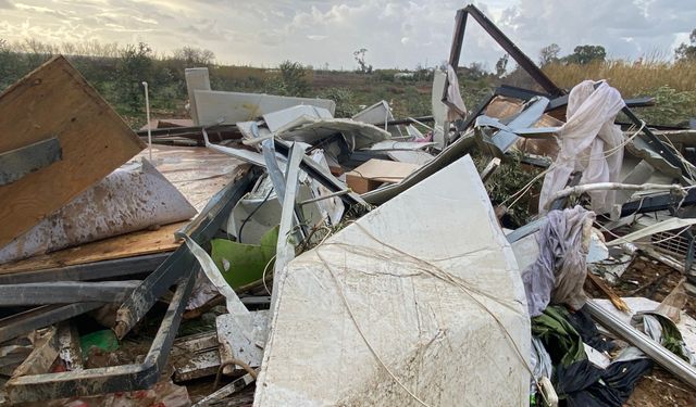 Üreticinin kaybı büyük: Yerleşim alanlarını su bastı, binlerce dönüm sera zarar gördü!