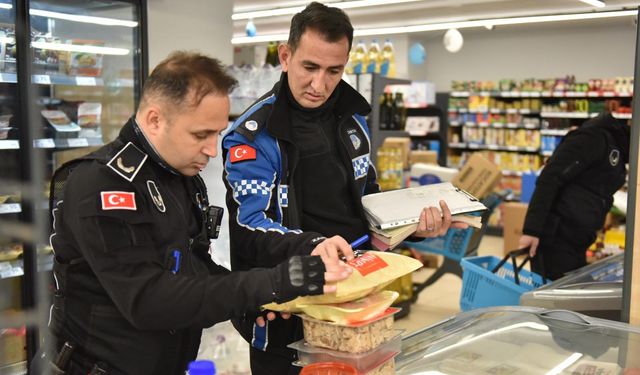 Kepez Belediyesi’nden marketlere denetim: Kurallara uymayanlara yasal işlem uygulandı