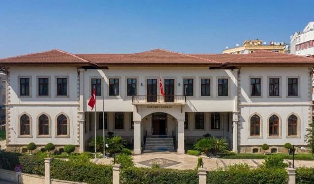 Antalya Valiliği’nden uyardı: Vatandaşlardan mesaj yoluyla para talep etmiyoruz