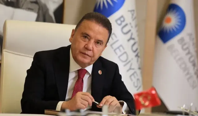 Muhittin Böcek hastaneye kaldırıldı