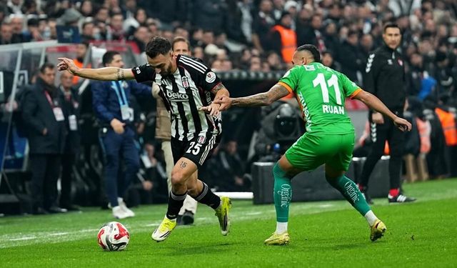 Trendyol Süper Lig: Beşiktaş: 2 - Corendon Alanyaspor: 2