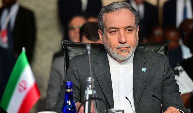 Arakçi itirafı açıkladı: “ABD, İsrail adına savaşa girdi”