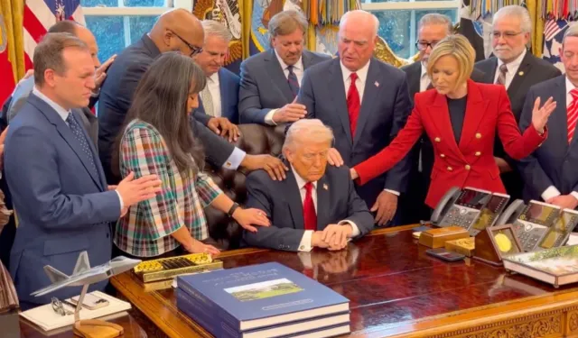 ABD’de dikkat çeken görüntü: Trump için dua edildi