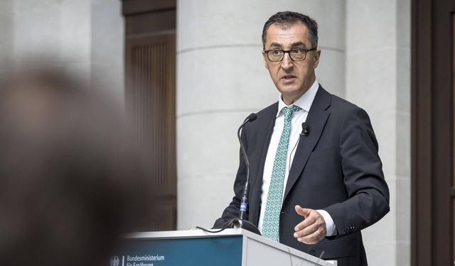 Cem Özdemir Almanya’da tarih yazabilir: İlk Türk Başbakan olma yolunda