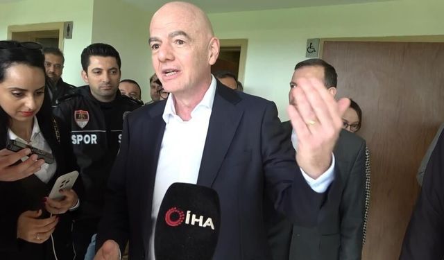 FIFA Başkanı Gianni Infantino’dan İran Milli Takımı’na ziyaret