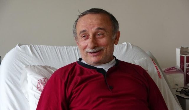 Hababam gibi vefa: Öğrenciler hastanede öğretmenlerini yalnız bırakmadı