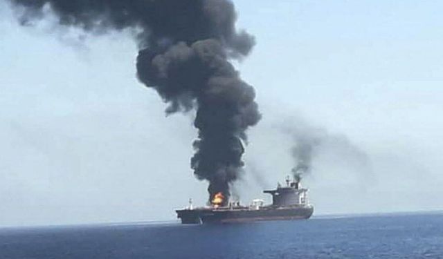 İran’dan ABD’ye karşı hamle: Hürmüz Boğazı’nda tankerler v*ruldu