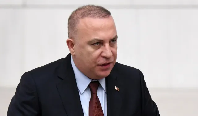 MHP Genel Başkan Yardımcısı İzzet Ulvi Yönter istifa etti