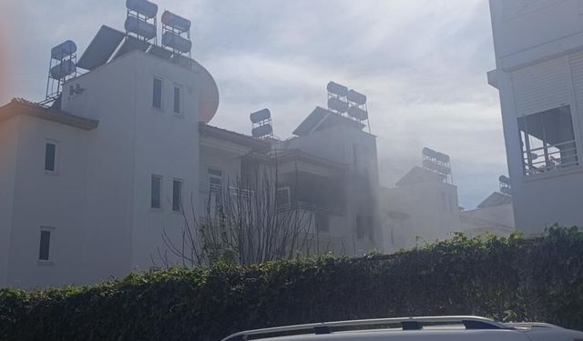 Side’de otel yangını: Alevler daireyi sardı!