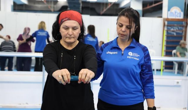 Antalya Büyükşehir’den parkinson hastalarına eğitim