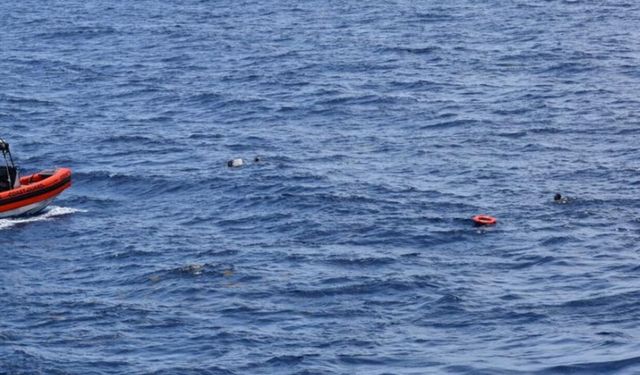 Arakanlı Müslümanları taşıyan tekne alabora oldu: 250 kayıp