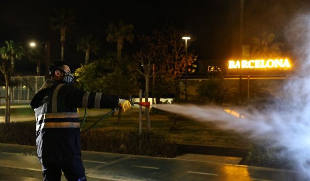 Büyükşehir ekiplerinden gece ilaçlamasıyla sağlıklı kent hedefi
