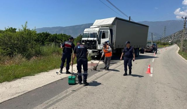 Finike’de feci kaza: Motosiklet sürücüsü hayatını kaybetti