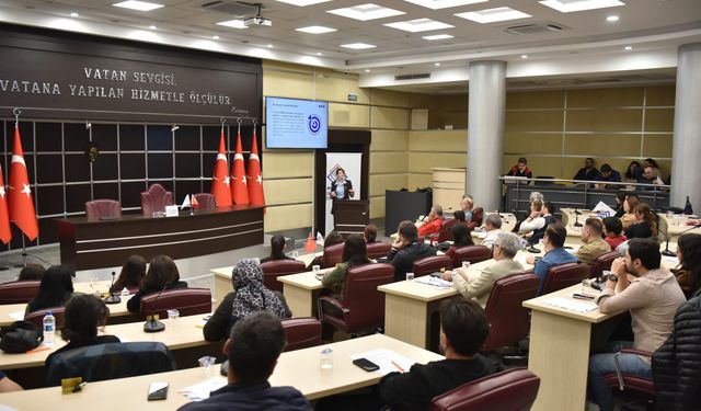 Kepez Belediyesi’nden çalışanlarına diplomatik iletişim eğitimi