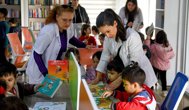Muratpaşa’nın kreş öğrencileri kitaplarla tanıştı!